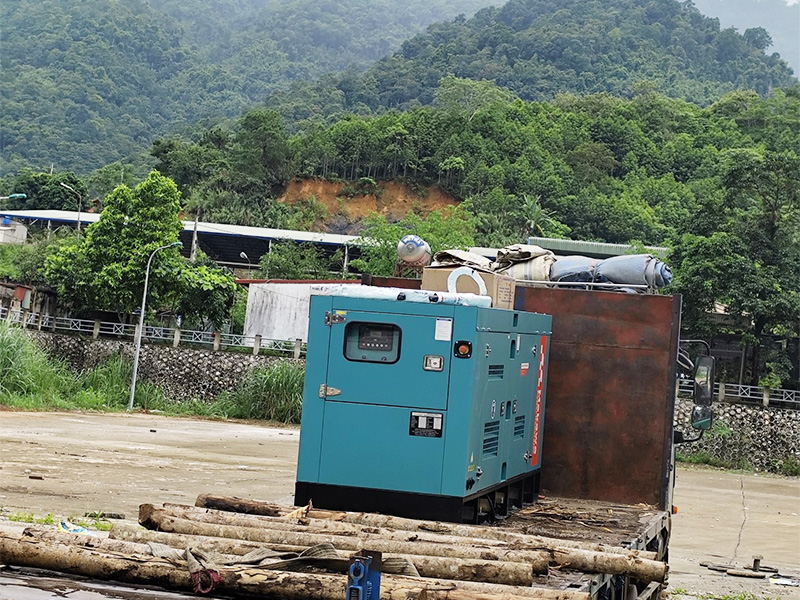 Vận chuyển tổ máy phát điện Cummins 135kVA được Makawa tổ chức chặt chẽ và chuyên nghiệp Vận chuyển tổ máy phát điện Cummins 135kVA được Makawa tổ chức chặt chẽ và chuyên nghiệp