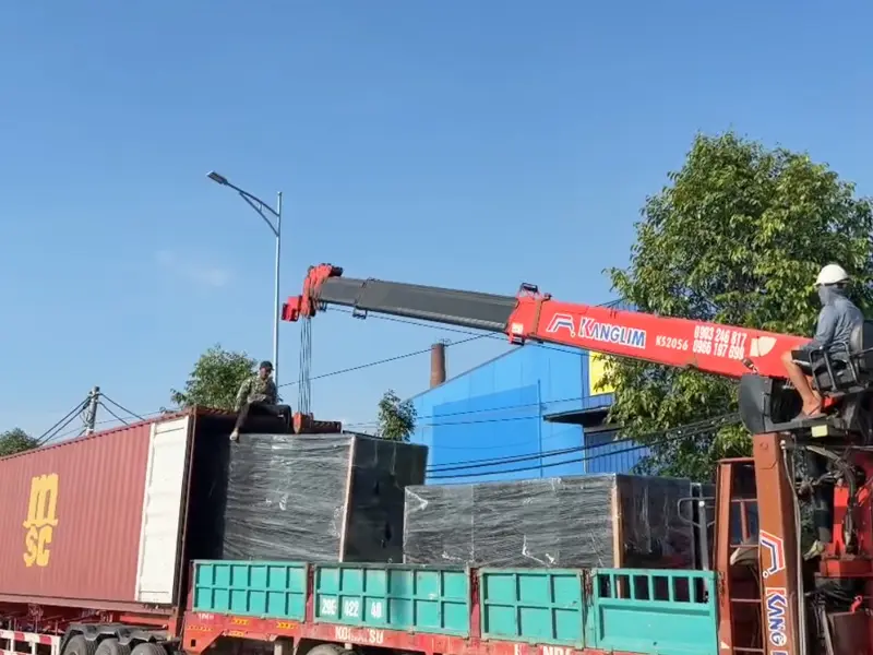 Chi phí vận chuyển máy phát điện có luôn được tính sẵn không?